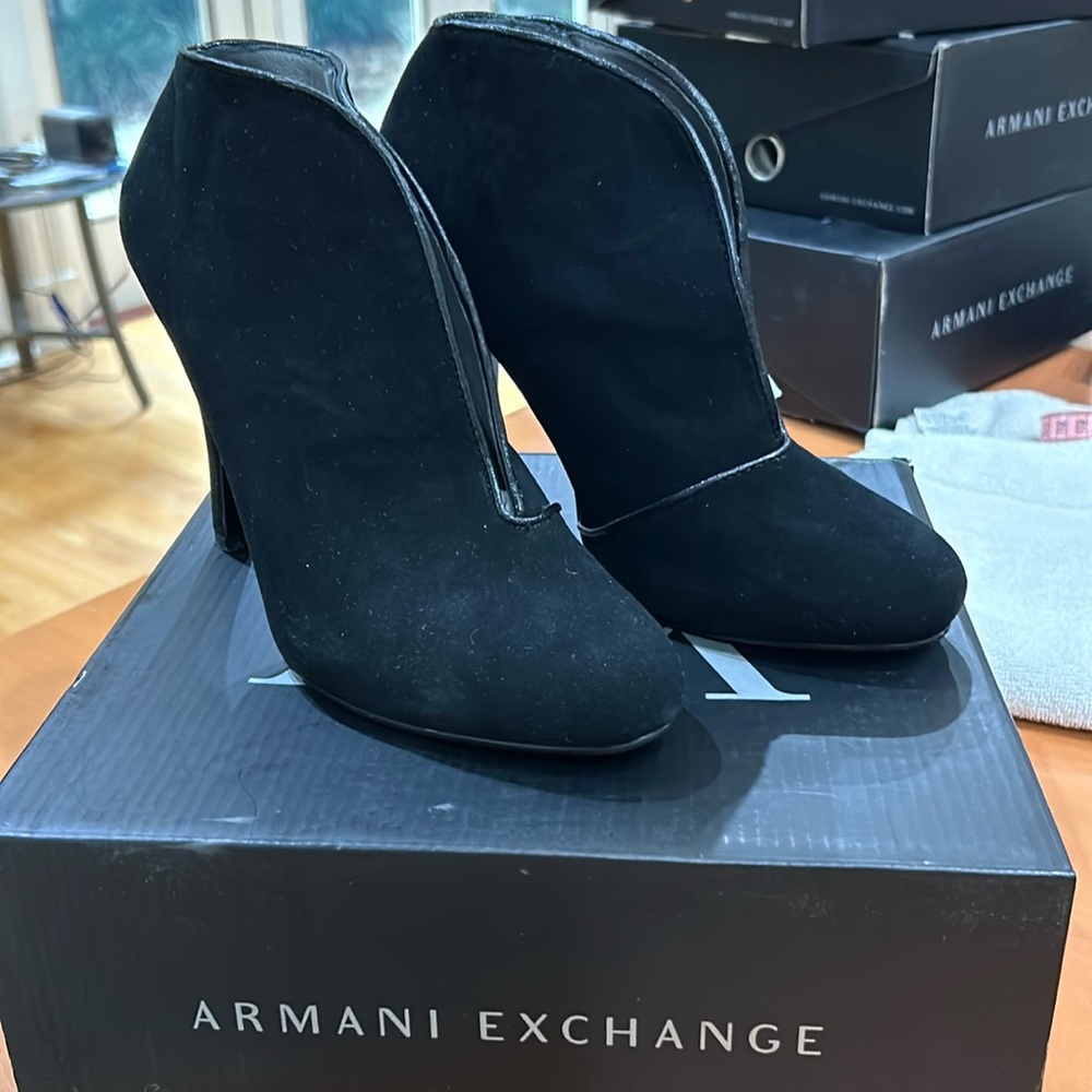 Armani exchange size 7 black suede booties
